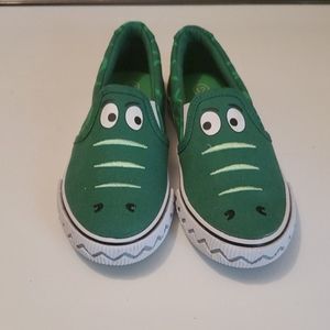 Super cute alligator slip-ons